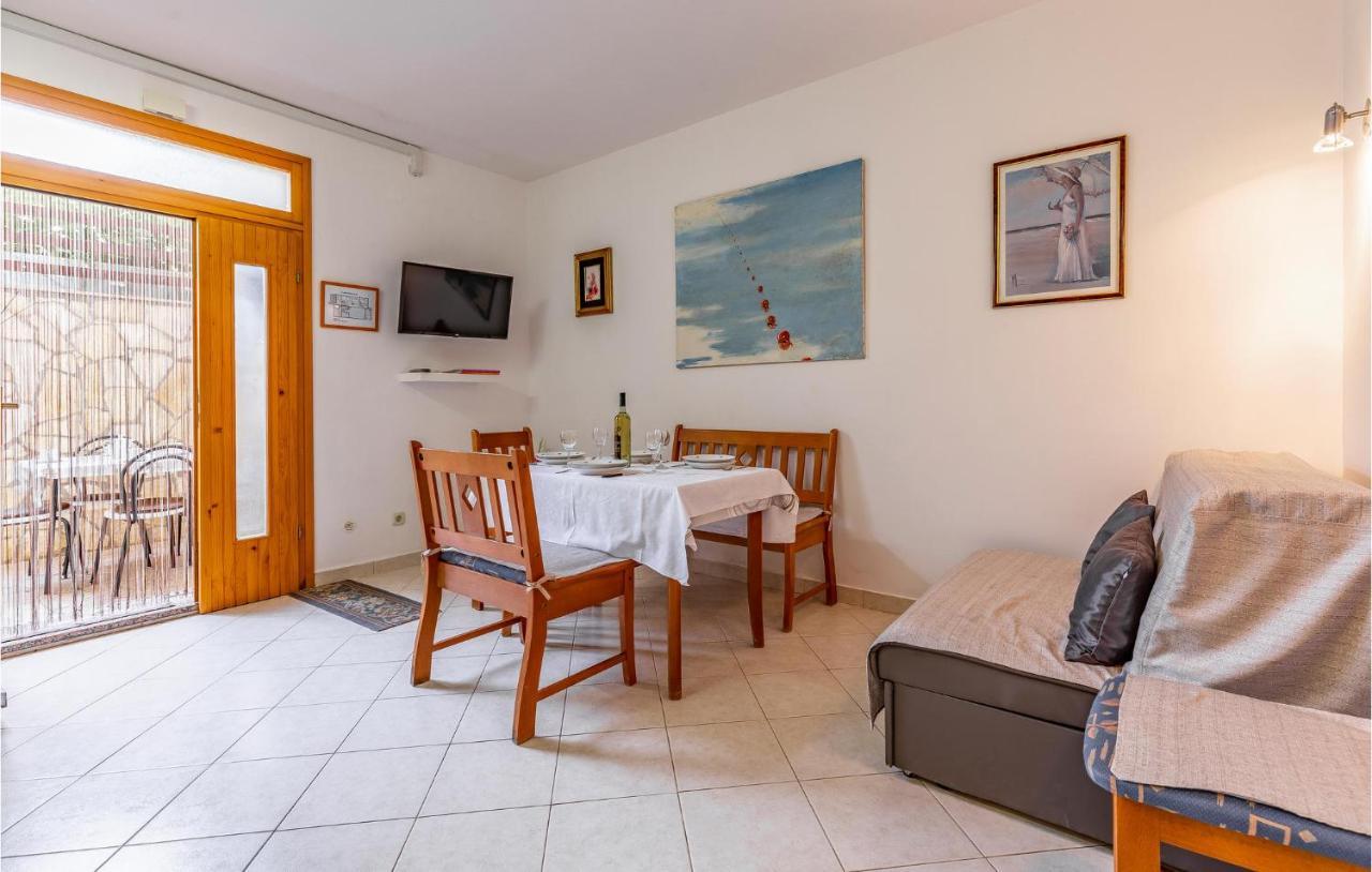 2 Bedroom Stunning Apartment In ロヴィニ エクステリア 写真