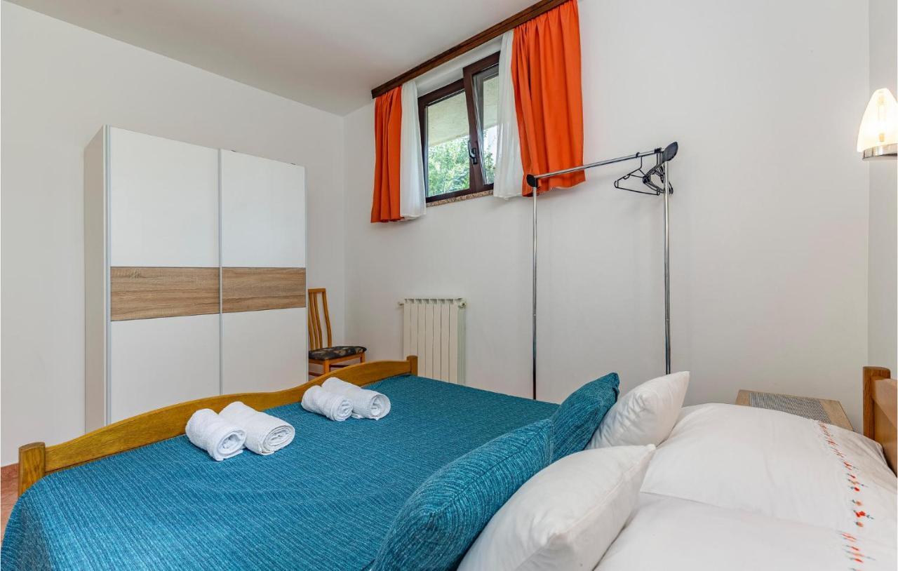 2 Bedroom Stunning Apartment In ロヴィニ エクステリア 写真