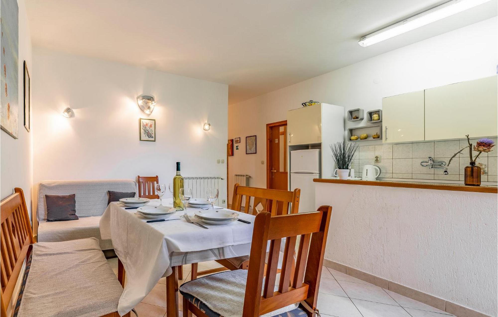 2 Bedroom Stunning Apartment In ロヴィニ エクステリア 写真